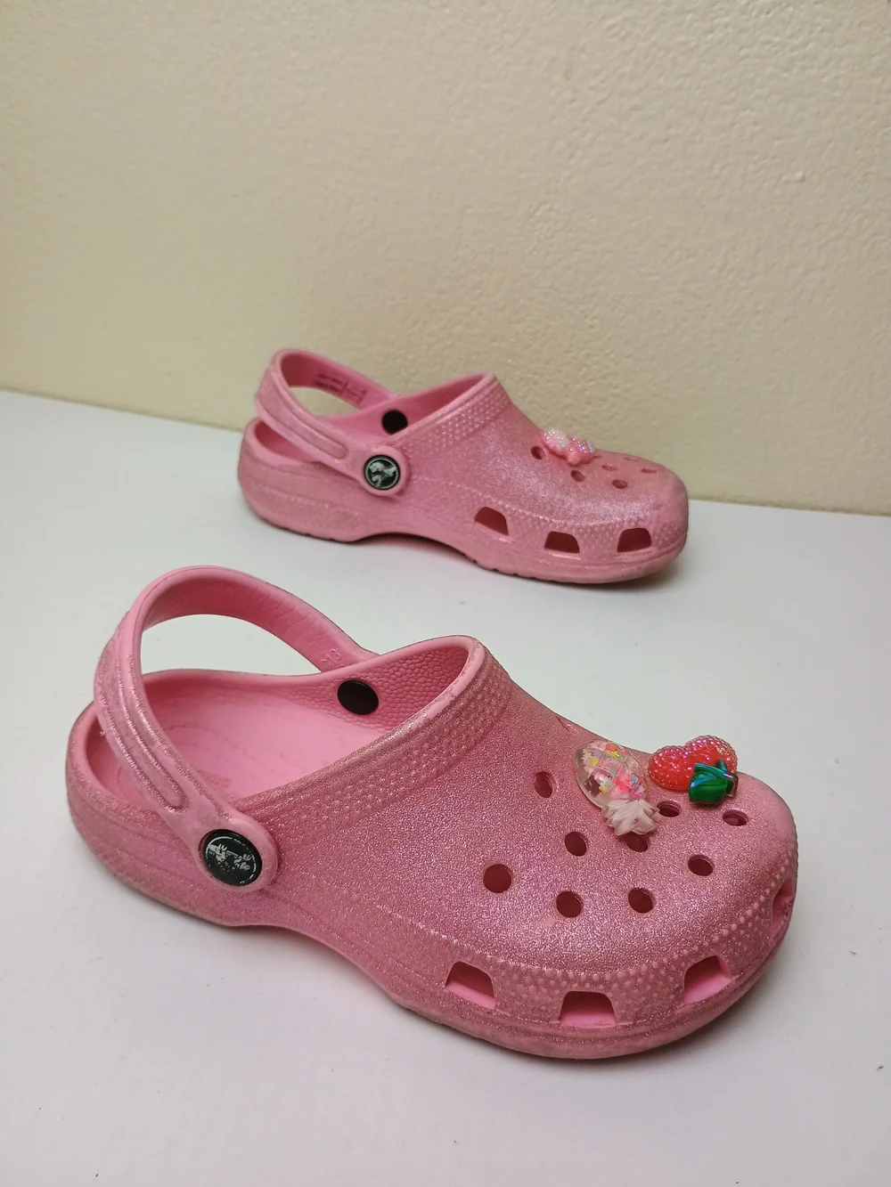 CROCS Classic Glitter C13 Little Girl Pink Glitter Clogs with Charm Jibbitz